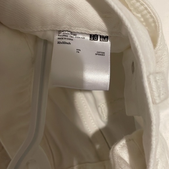 Almost brand new Uniqlo men’s Jean - Picture 4 of 4